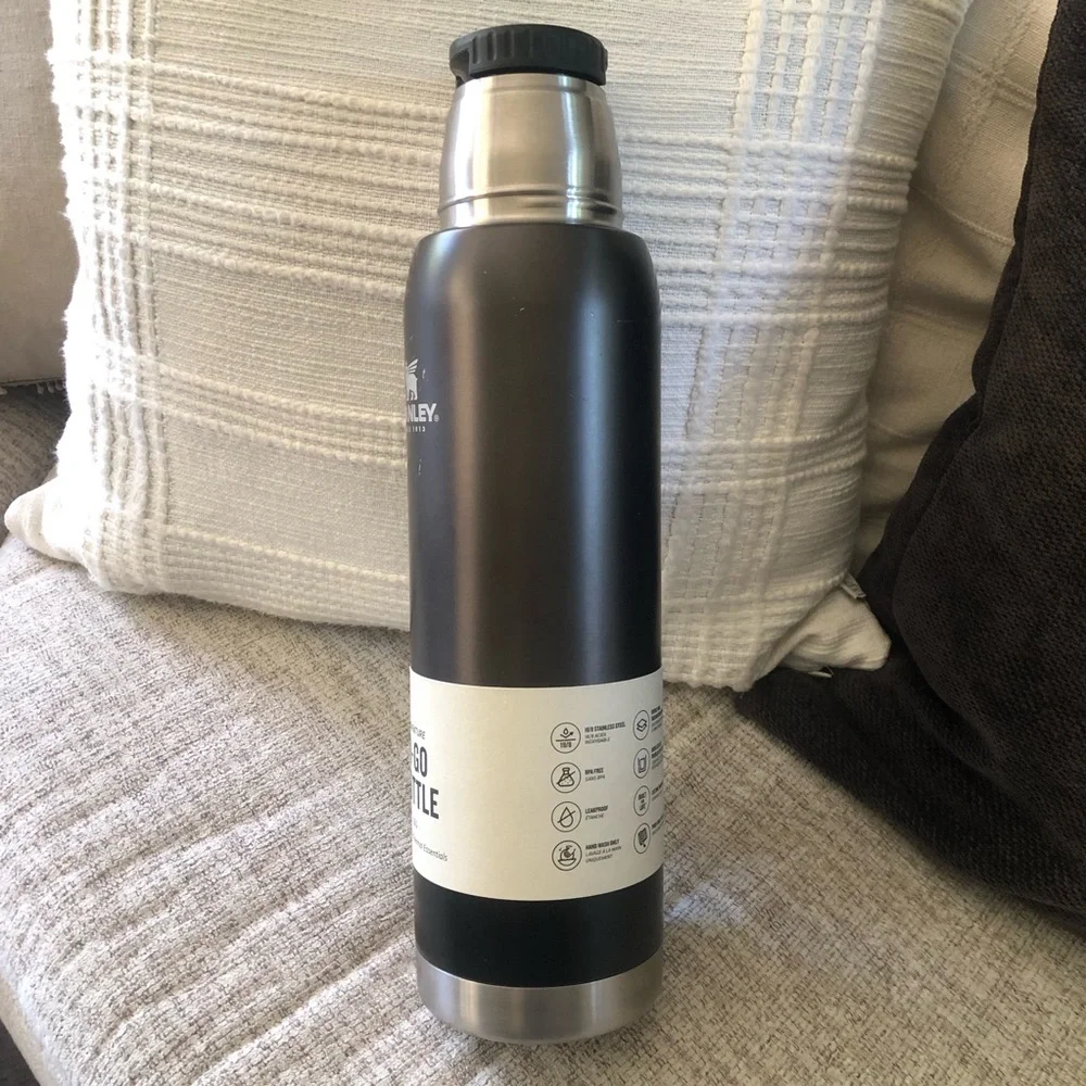 Stanley 1.4qt The Adventure To-Go Bottle. Black - Picture 4 of 9